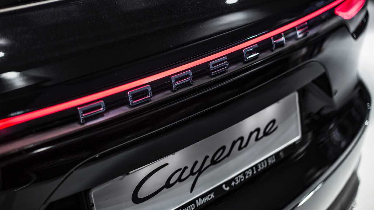 Porsche Cayenne - fonte_depositphotos - tuttosuimotori.it