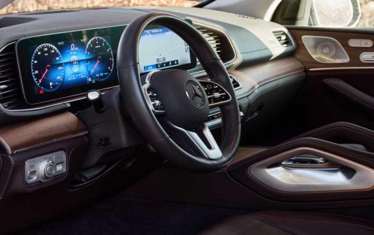Esempio di display innovativo a bordo di Mercedes GLE