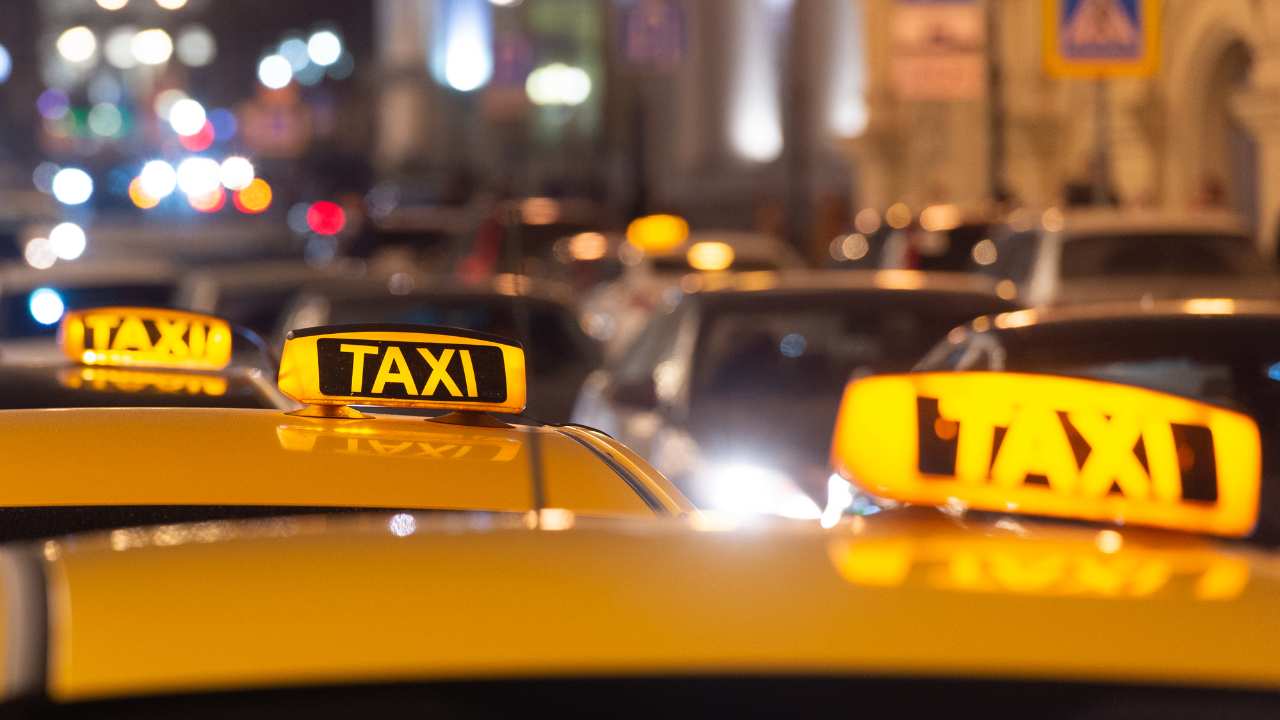 taxi - depositphotos - tuttosuimotori.it