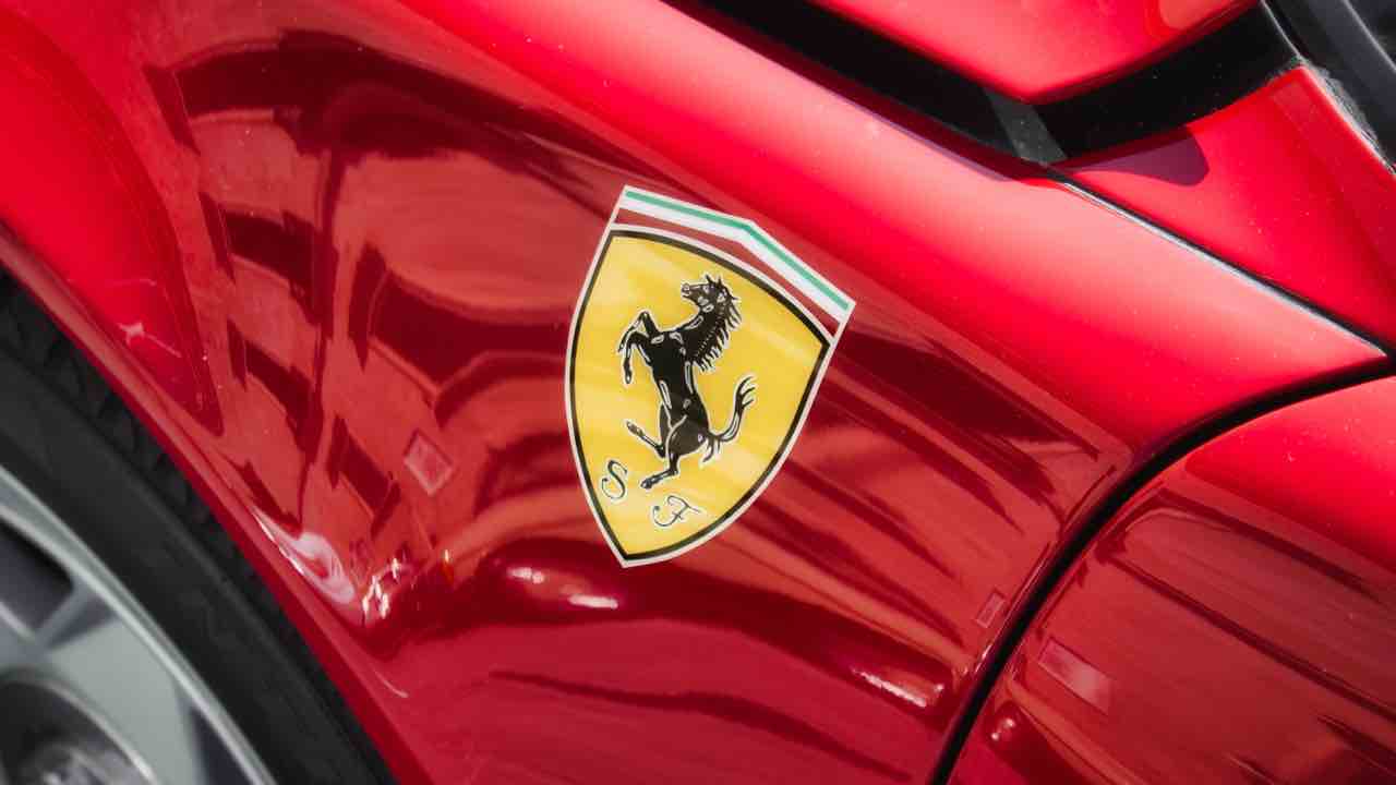 Ferrari - fonte_depositphotos - tuttosuimotori.it