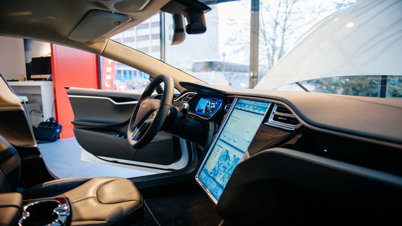 Interni e tecnologia Tesla 