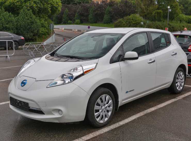 Nissan Leaf - fonte_depositphotos - tuttosuimotori.it