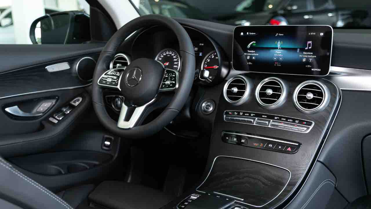 Touchscreen - fonte_depositphotos - tuttosuimotori.it