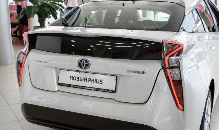 Toyota Prius Plug-in Hybrid - fonte_depositphotos - tuttosuimotori.it