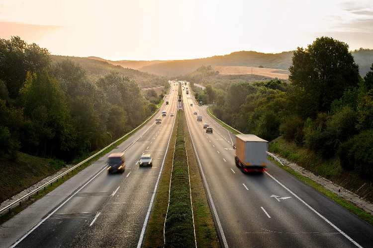 autostrada rumore - depositphotos - tuttosuimotori.it