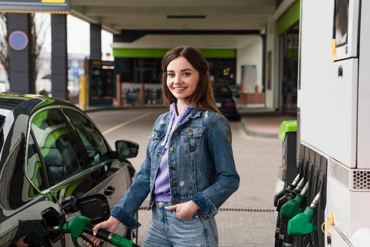 benzina rubata - depositphotos - tuttosuimotori.it