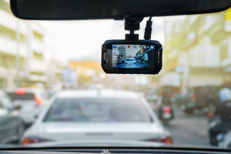 dash cam auto - depositphotos - tuttosuimotori.it