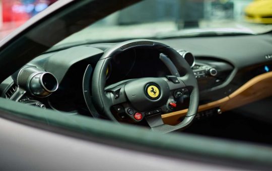 interni ferrari - depositphotos - tutttosuimotori.it