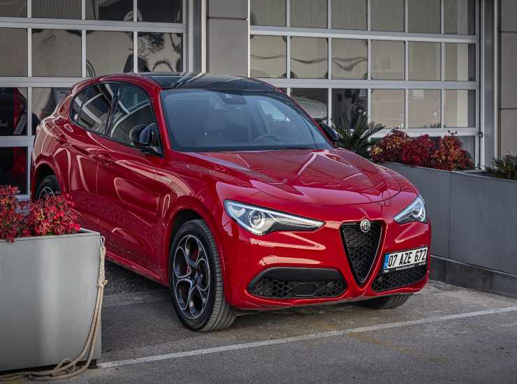 Alfa Romeo Stelvio(Depositphotos)-tuttosuimotori.it