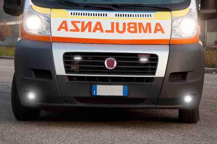 Ambulanza - fonte_adobe - tuttosuimotori.it.