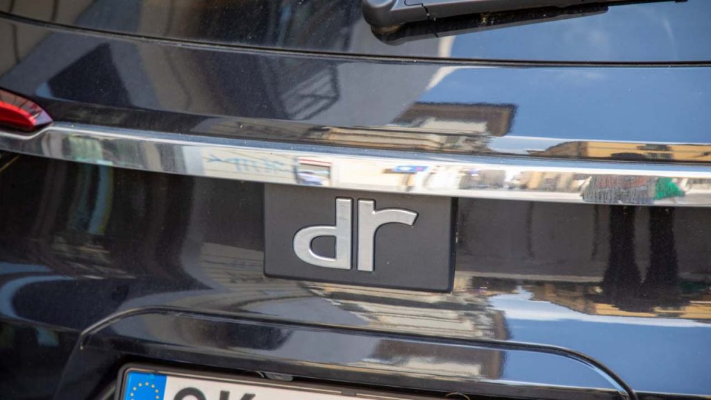 Dr automobili logo (Depositphotos)-tuttosuimotori.it
