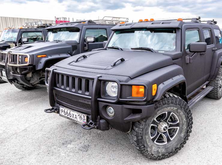 Hummer parcheggiati (Depositphotos)-tuttosuimotori.it