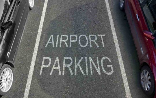 Parcheggio aeroporto - fonte_depositphotos - tuttosuimotori.it