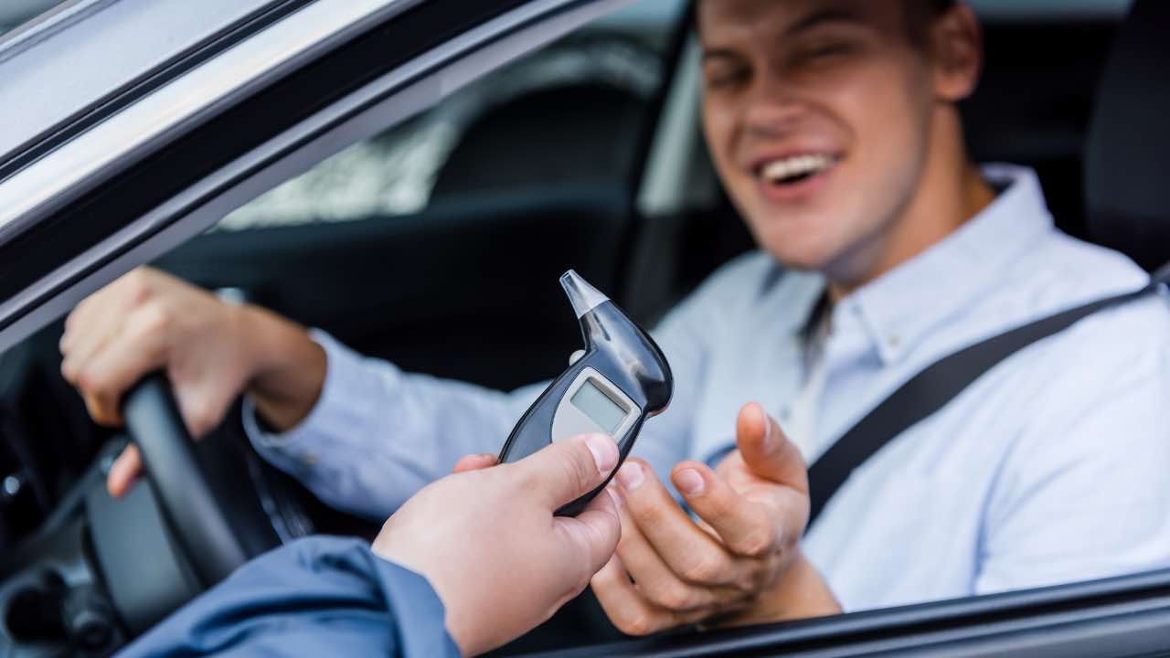 Guida in stato d'ebrezza - fonte_depositphotos - tuttosuimotori.it