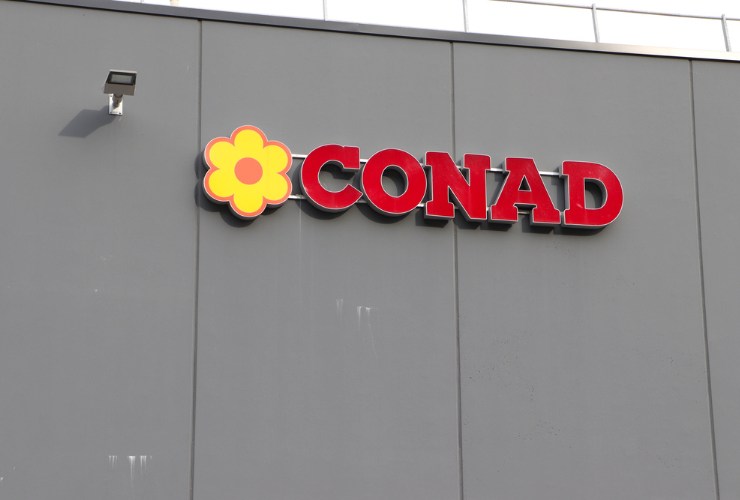 Logo Conad - Fonte Depositphotos - tuttosuimotori.it