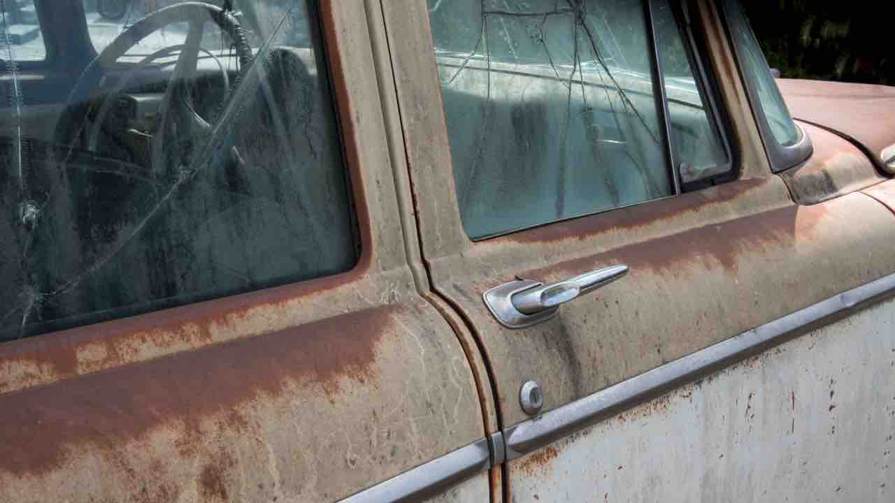 Ruggine sulla carrozzeria - fonte_depositphotos - tuttosuimotori.it