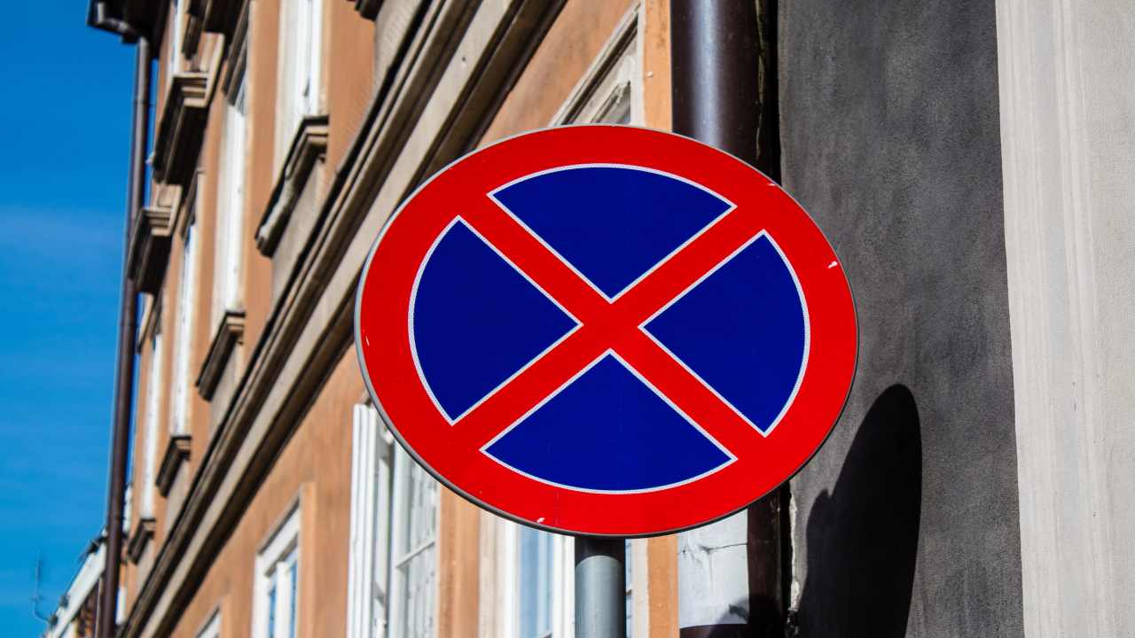 Segnaletica divieto di sosta
