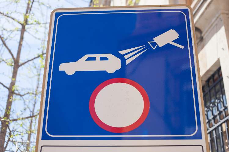 velox-multe-accessi-ztl-depositphotos-tuttosuimotori.it