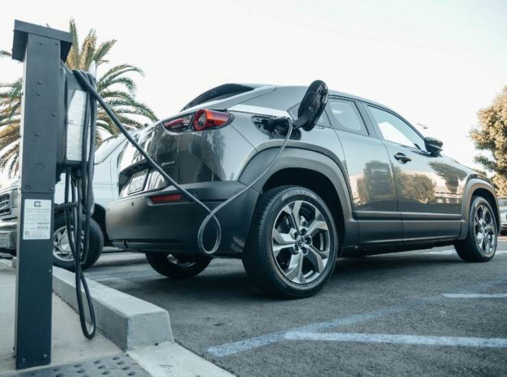 Auto elettrica e colonnine