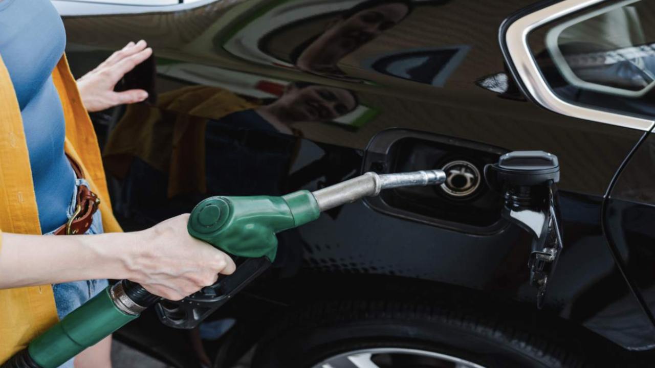 Fare benzina