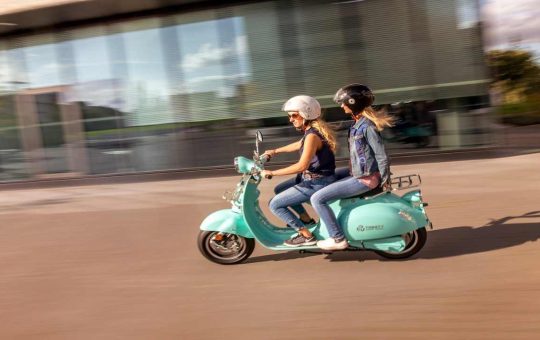 Giovani in scooter