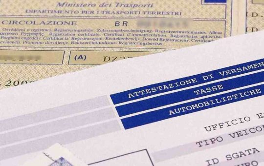 pagare il bollo auto - deposiphotos - tuttosuimotori.it