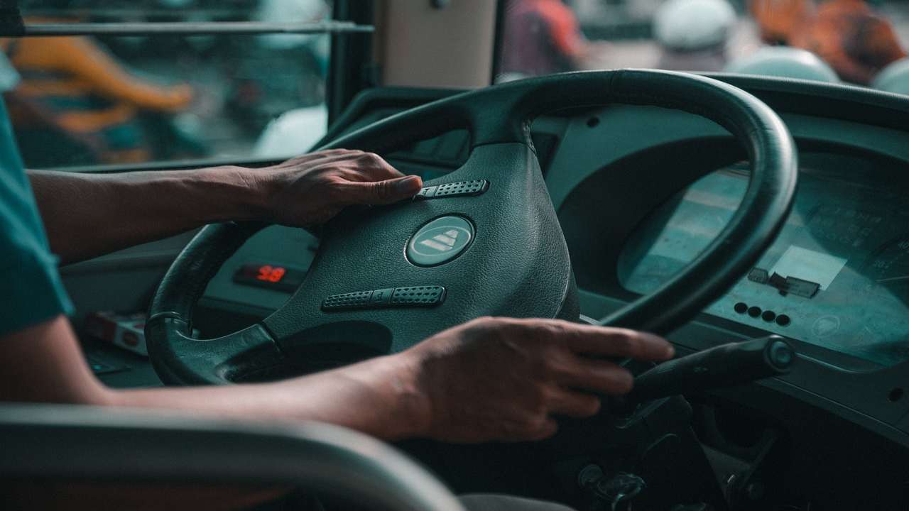 Guida di autobus