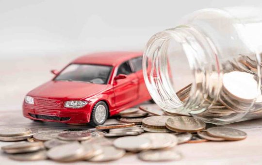 auto soldi spesi - depositphotos - tuttosuimotori.it
