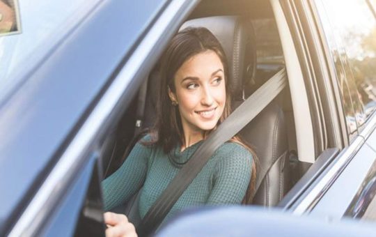 automobilista alla guida - depositphotos - tuttosuimotori.it