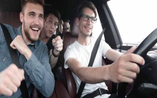 cintura passeggeri - depositphotos - tuttosuimotori.it